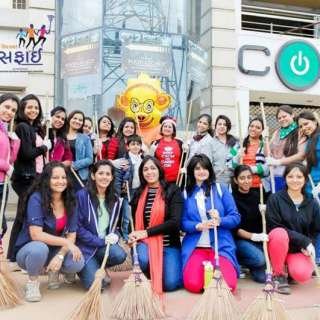  Coldwell Banker Gujarat & Karyeshumantri Event Management Company